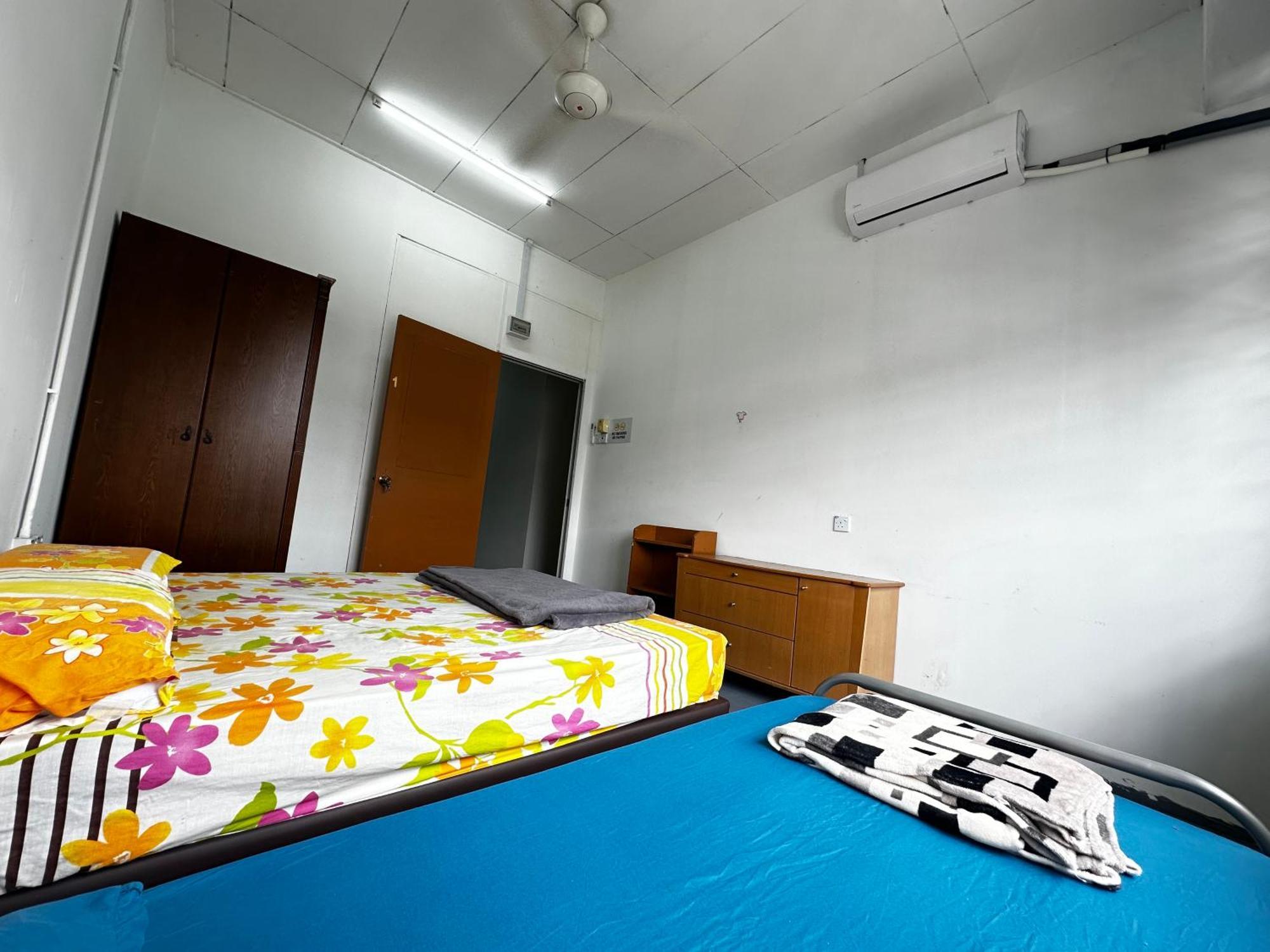 Jiaxin Dormitory - Puteri Wangsa 家馨旅舍 Ulu Tiram Esterno foto