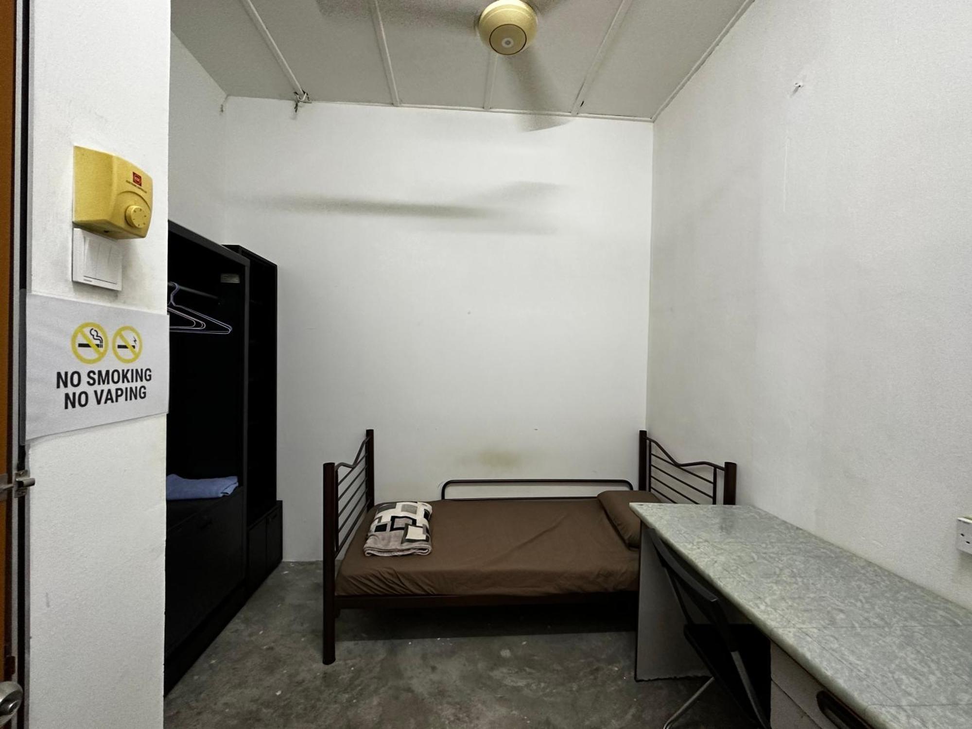 Jiaxin Dormitory - Puteri Wangsa 家馨旅舍 Ulu Tiram Esterno foto