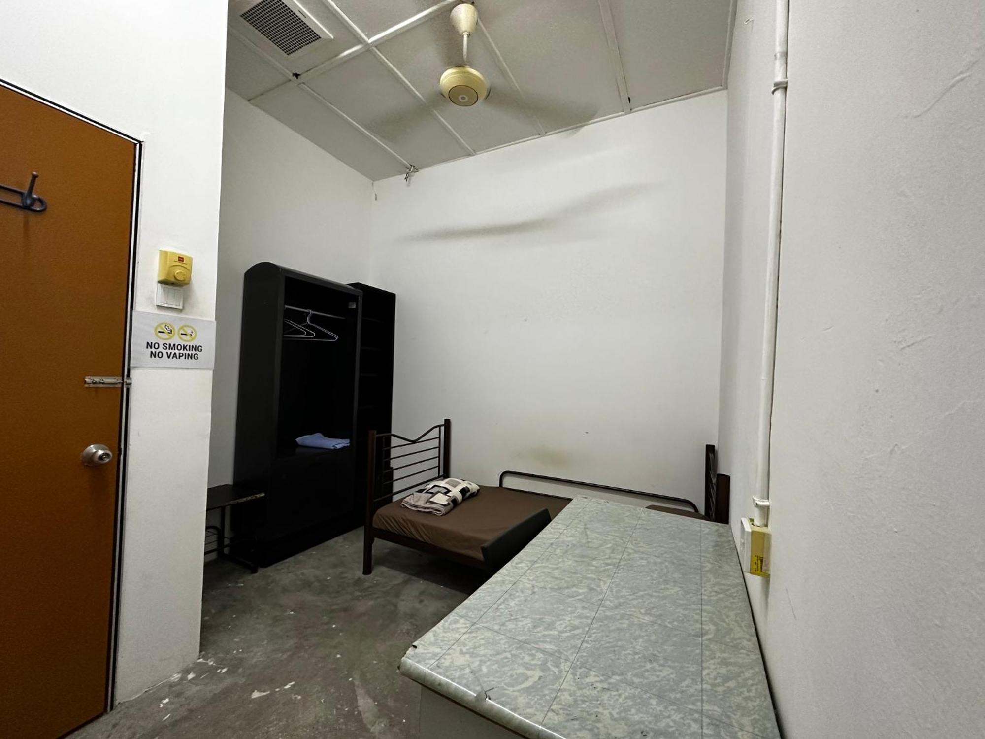 Jiaxin Dormitory - Puteri Wangsa 家馨旅舍 Ulu Tiram Esterno foto