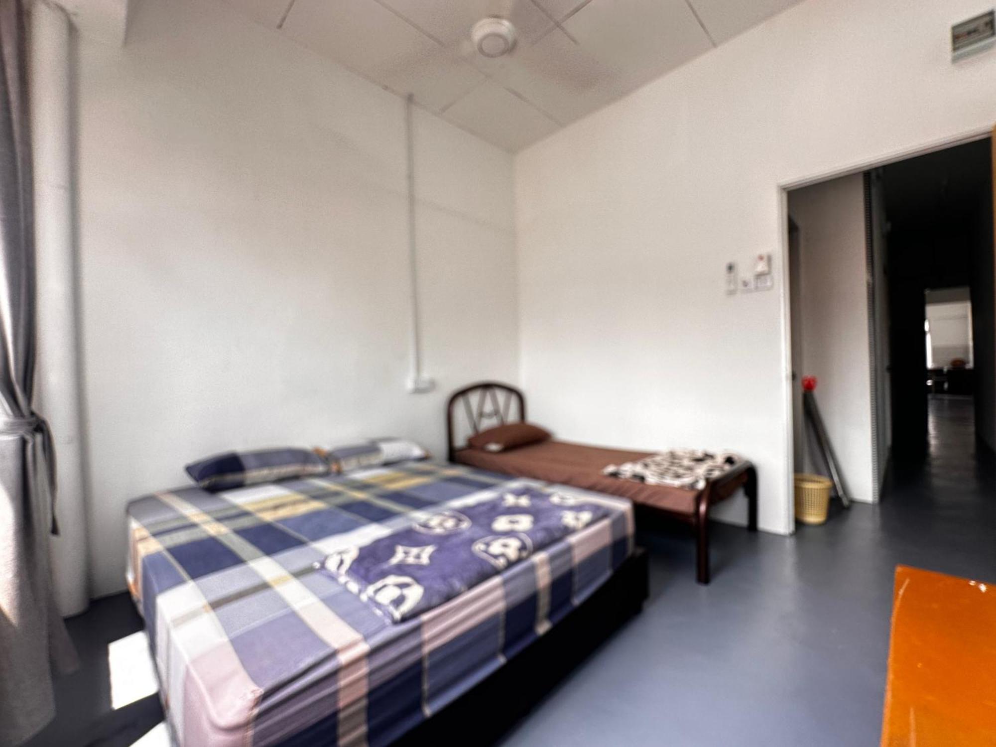 Jiaxin Dormitory - Puteri Wangsa 家馨旅舍 Ulu Tiram Esterno foto