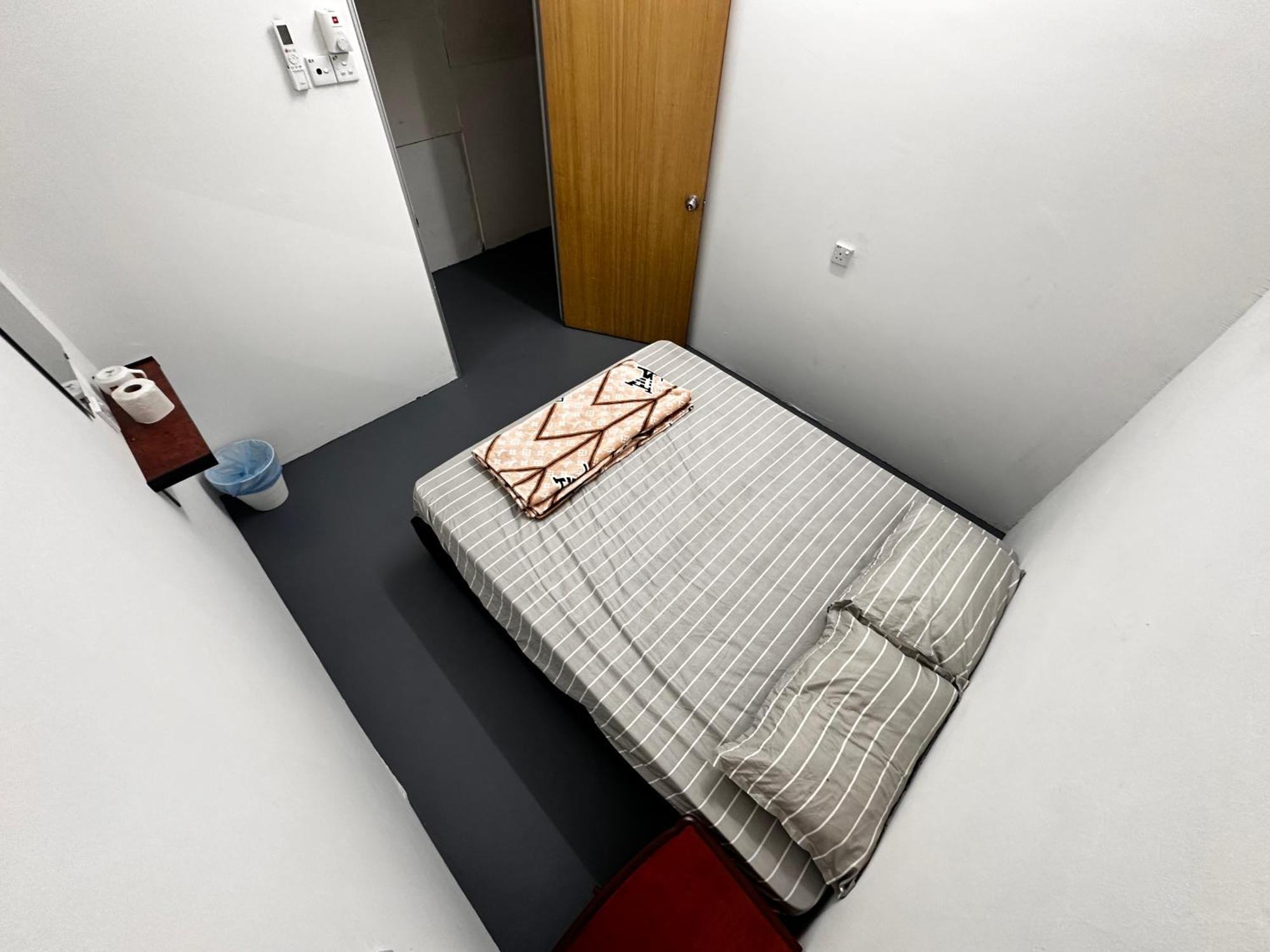 Jiaxin Dormitory - Puteri Wangsa 家馨旅舍 Ulu Tiram Esterno foto