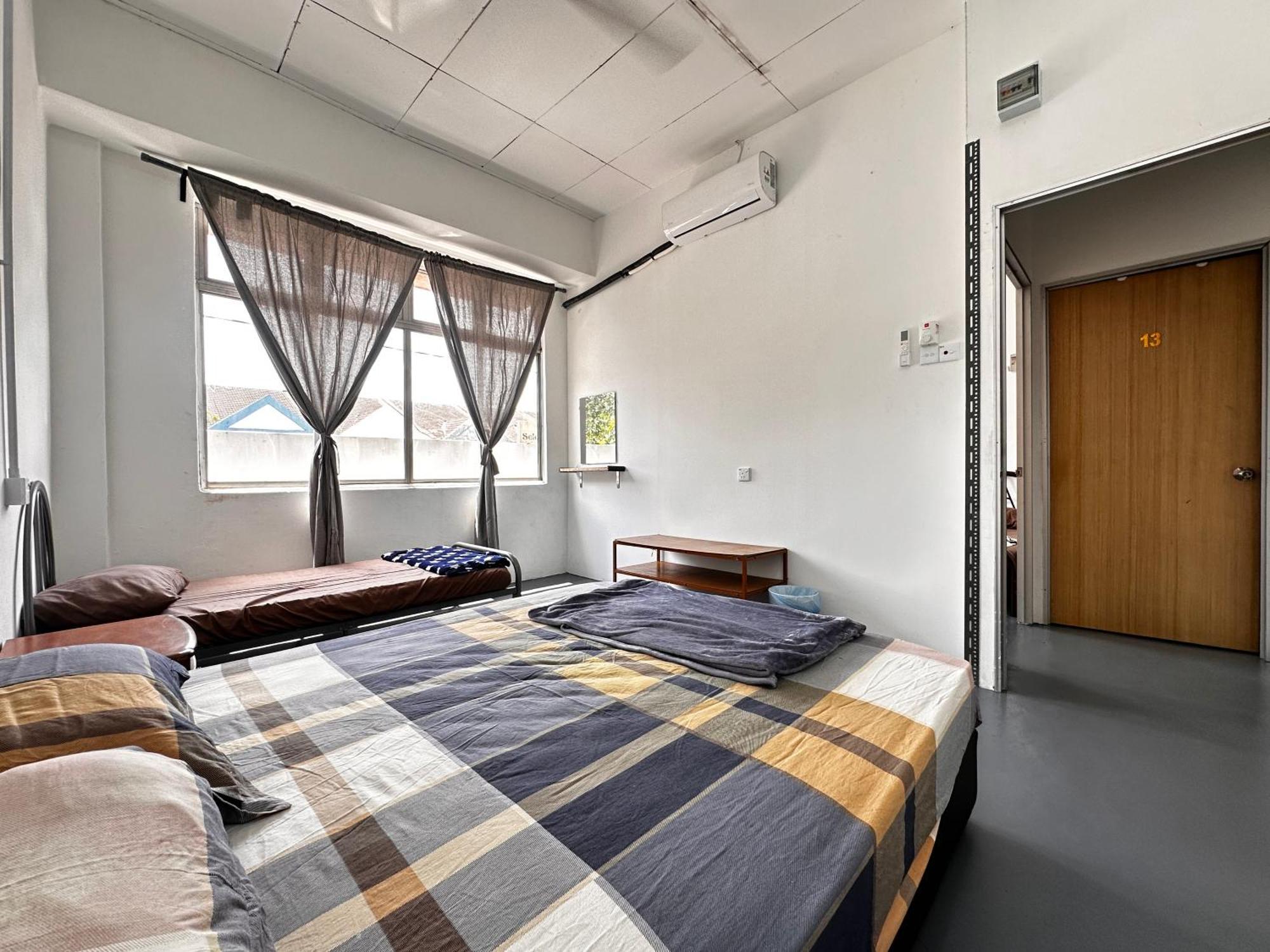 Jiaxin Dormitory - Puteri Wangsa 家馨旅舍 Ulu Tiram Esterno foto