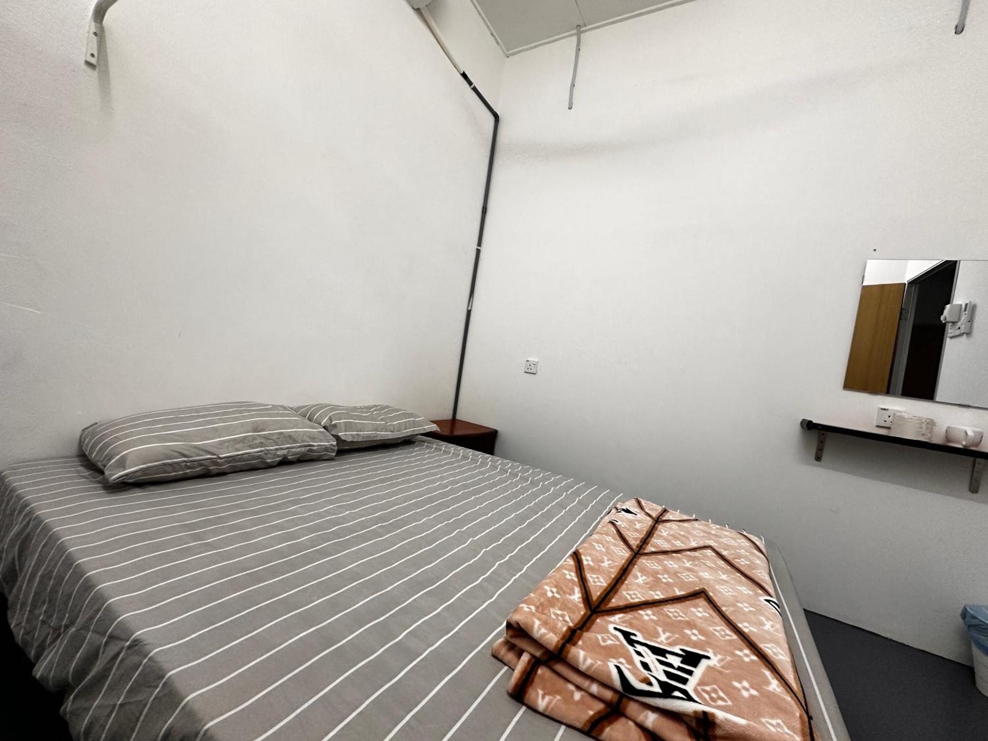 Jiaxin Dormitory - Puteri Wangsa 家馨旅舍 Ulu Tiram Esterno foto