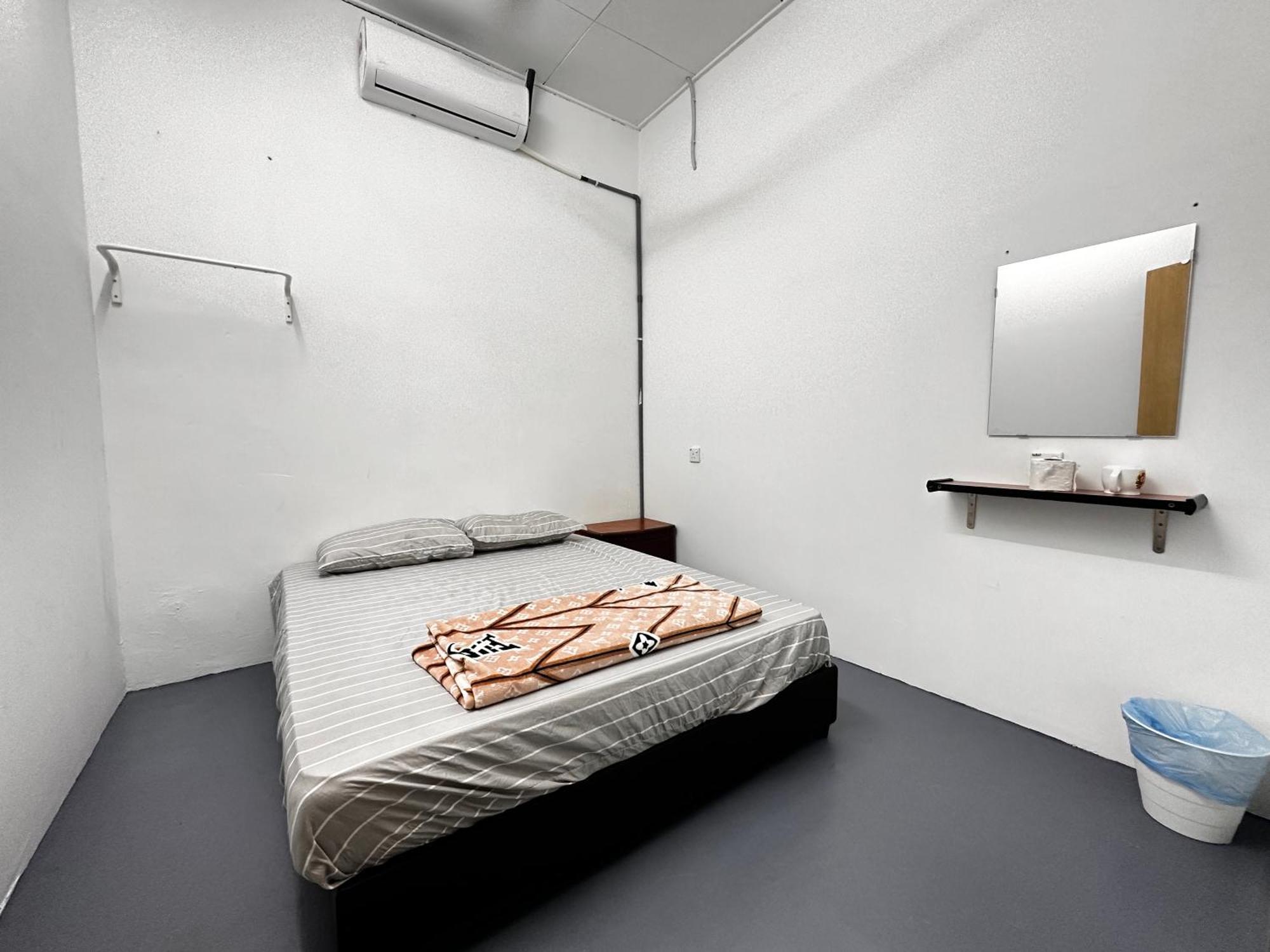 Jiaxin Dormitory - Puteri Wangsa 家馨旅舍 Ulu Tiram Esterno foto