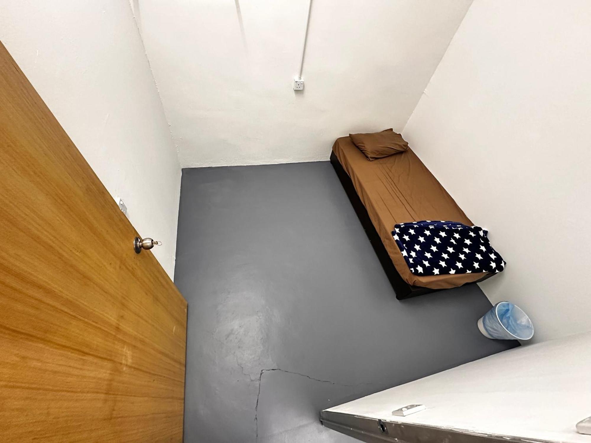 Jiaxin Dormitory - Puteri Wangsa 家馨旅舍 Ulu Tiram Esterno foto