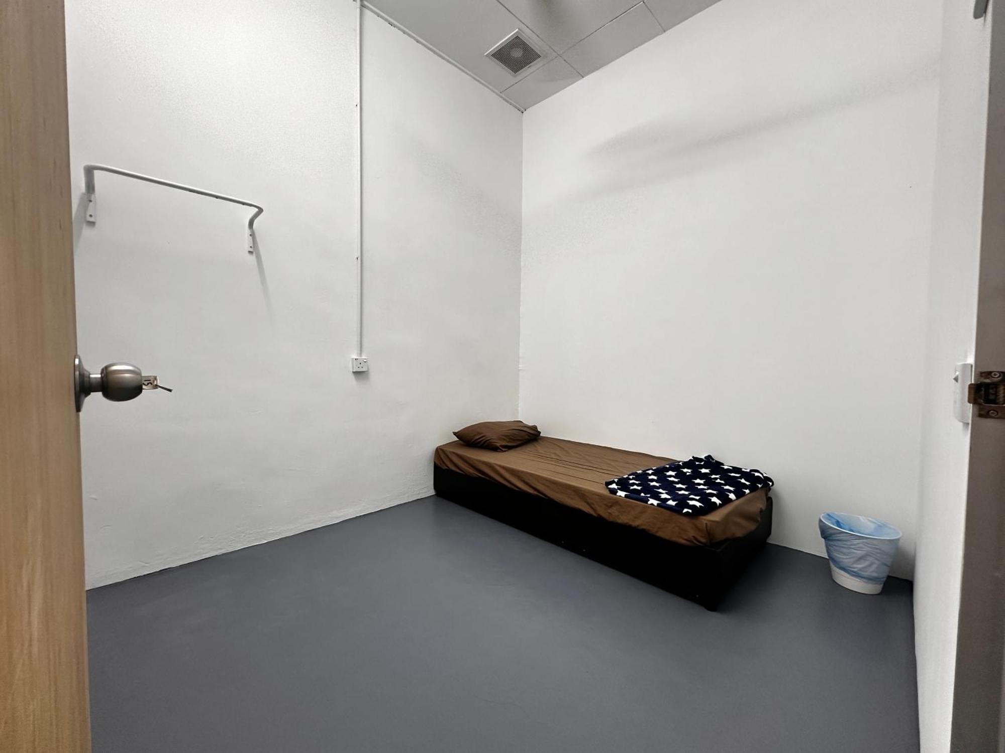 Jiaxin Dormitory - Puteri Wangsa 家馨旅舍 Ulu Tiram Esterno foto