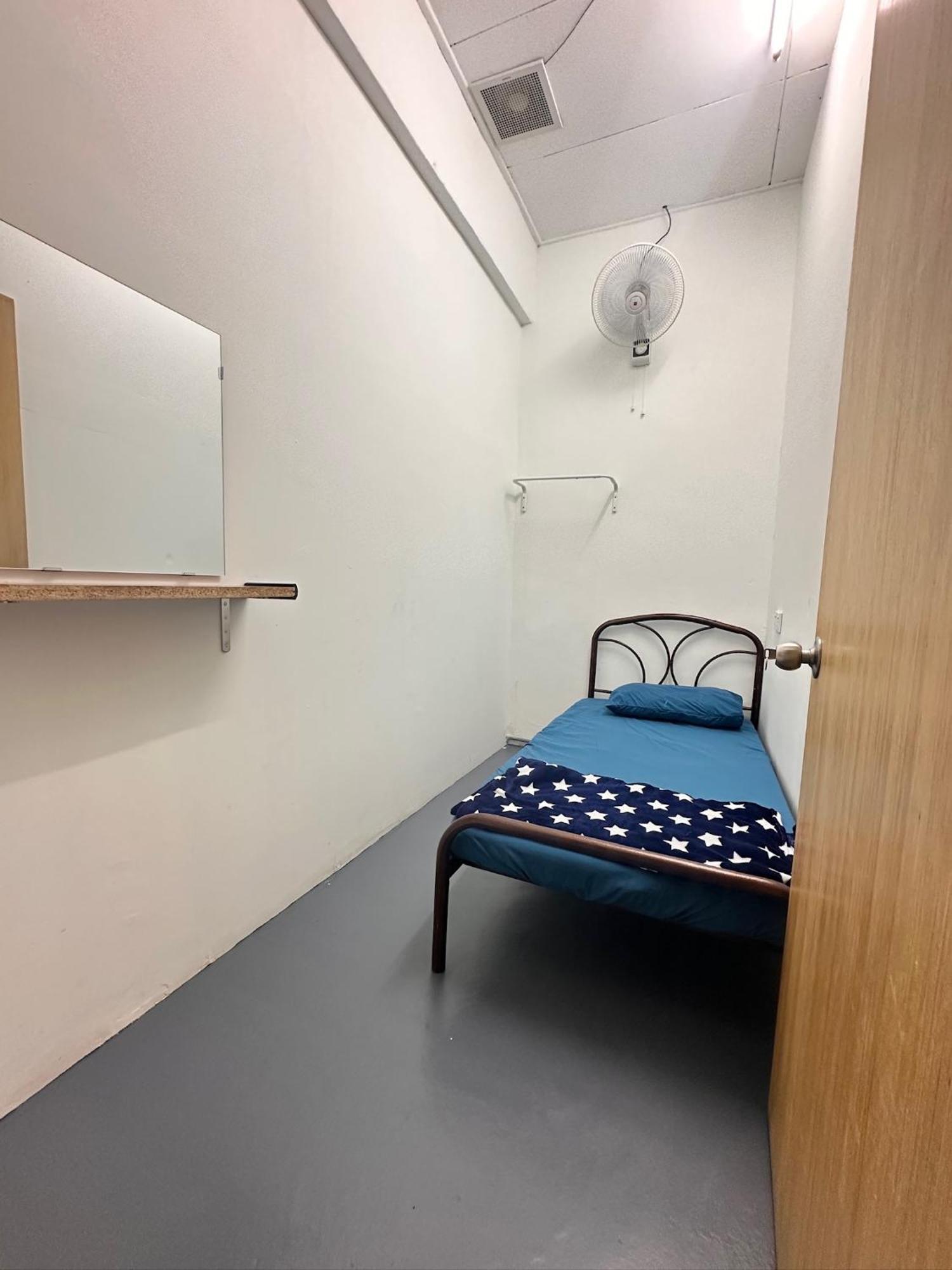 Jiaxin Dormitory - Puteri Wangsa 家馨旅舍 Ulu Tiram Esterno foto